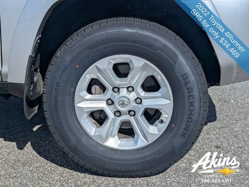 Used 2022 Toyota 4Runner SR5 AWD/4WD image 10