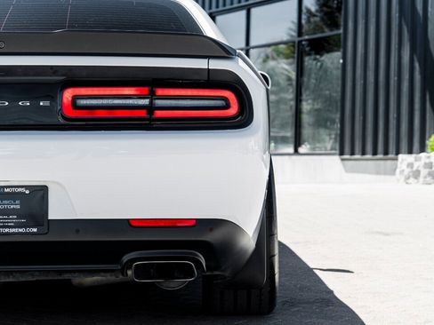 Used 2018 Dodge Challenger R/T Scat Pack w/ Leather Interior Group RWD image 14