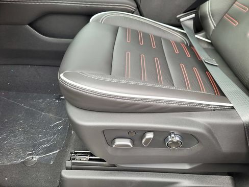 New 2026 GMC Yukon AT4 Ultimate AWD/4WD image 15