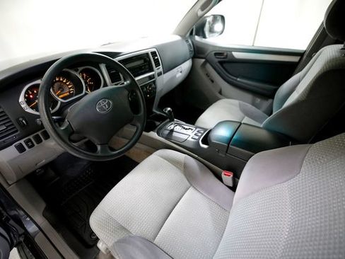 Used 2005 Toyota 4Runner SR5 AWD/4WD image 6