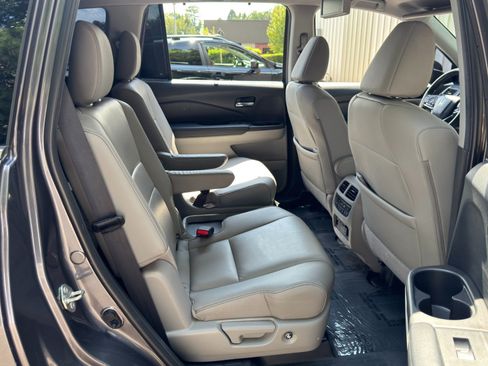 Used 2020 Honda Pilot Touring image 46