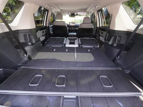 Used 2025 Honda Pilot Touring image 27