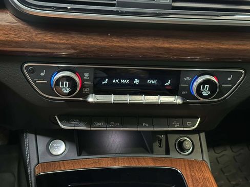 Used 2023 Audi Q5 2.0T Premium Plus w/ Premium Plus Package AWD/4WD image 6