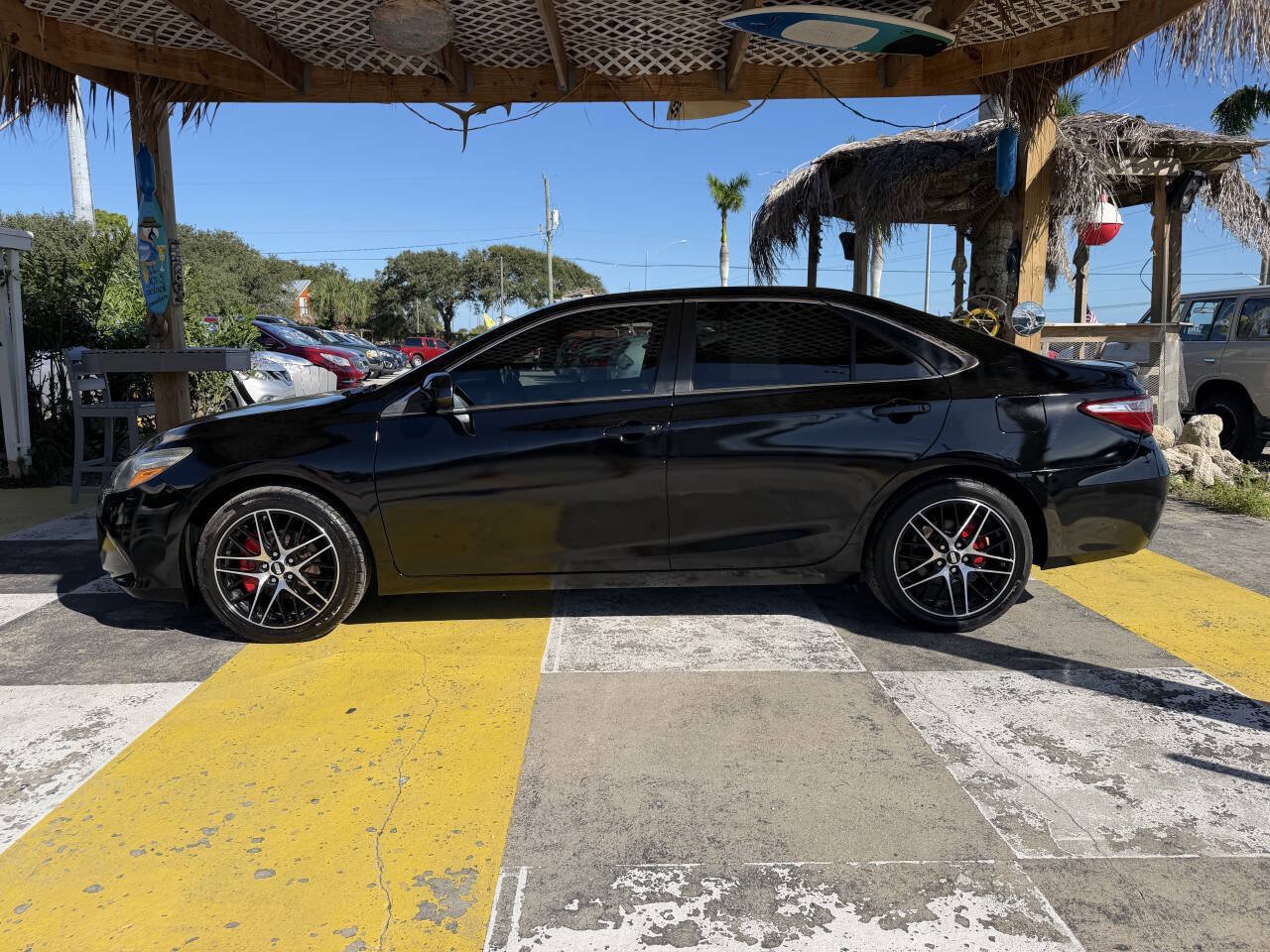 Used 2015 Toyota Camry SE FWD image 8