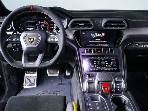 Used 2024 Lamborghini Urus Performante image 27