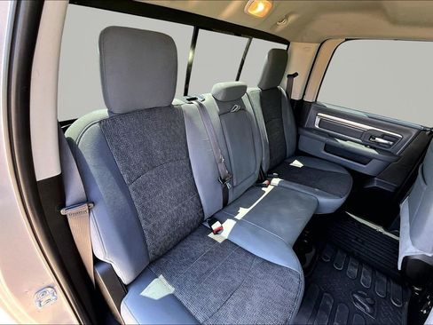 Used 2020 RAM 1500 Classic SLT w/ Luxury Group RWD image 28