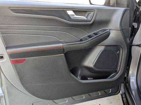 Used 2024 Ford Escape ST-Line image 11