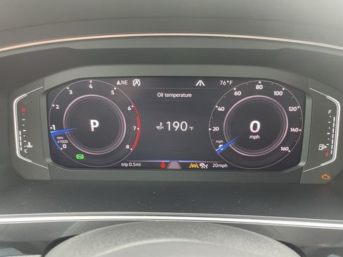 Used 2020 Volkswagen Tiguan SEL AWD/4WD image 21