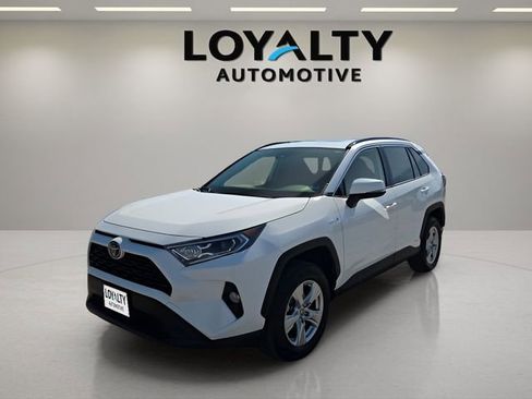 Used 2021 Toyota RAV4 XLE w/ Convenience Package AWD/4WD image 1
