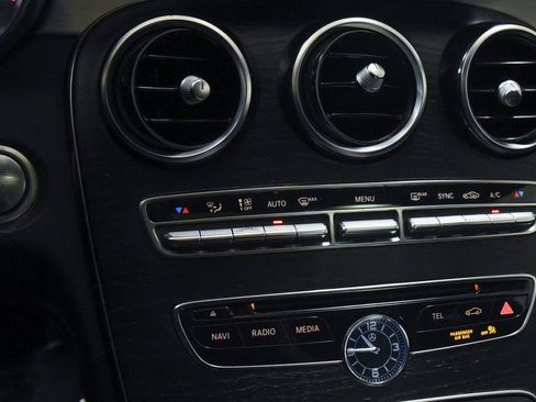 Used 2018 Mercedes-Benz C 300 4MATIC Sedan image 19