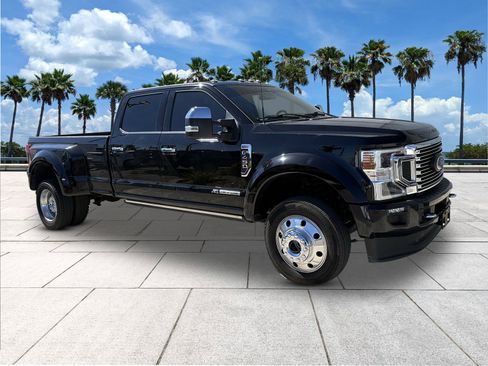 Used 2022 Ford F450 Platinum w/ FX4 Off-Road Package image 2