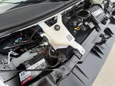 Used 2017 Chevrolet Express 2500 Extended RWD image 19
