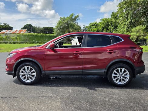 Used 2021 Nissan Rogue Sport S FWD image 2
