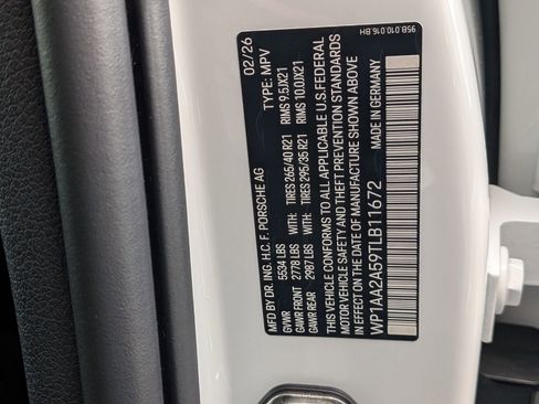 New 2026 Porsche Macan image 30