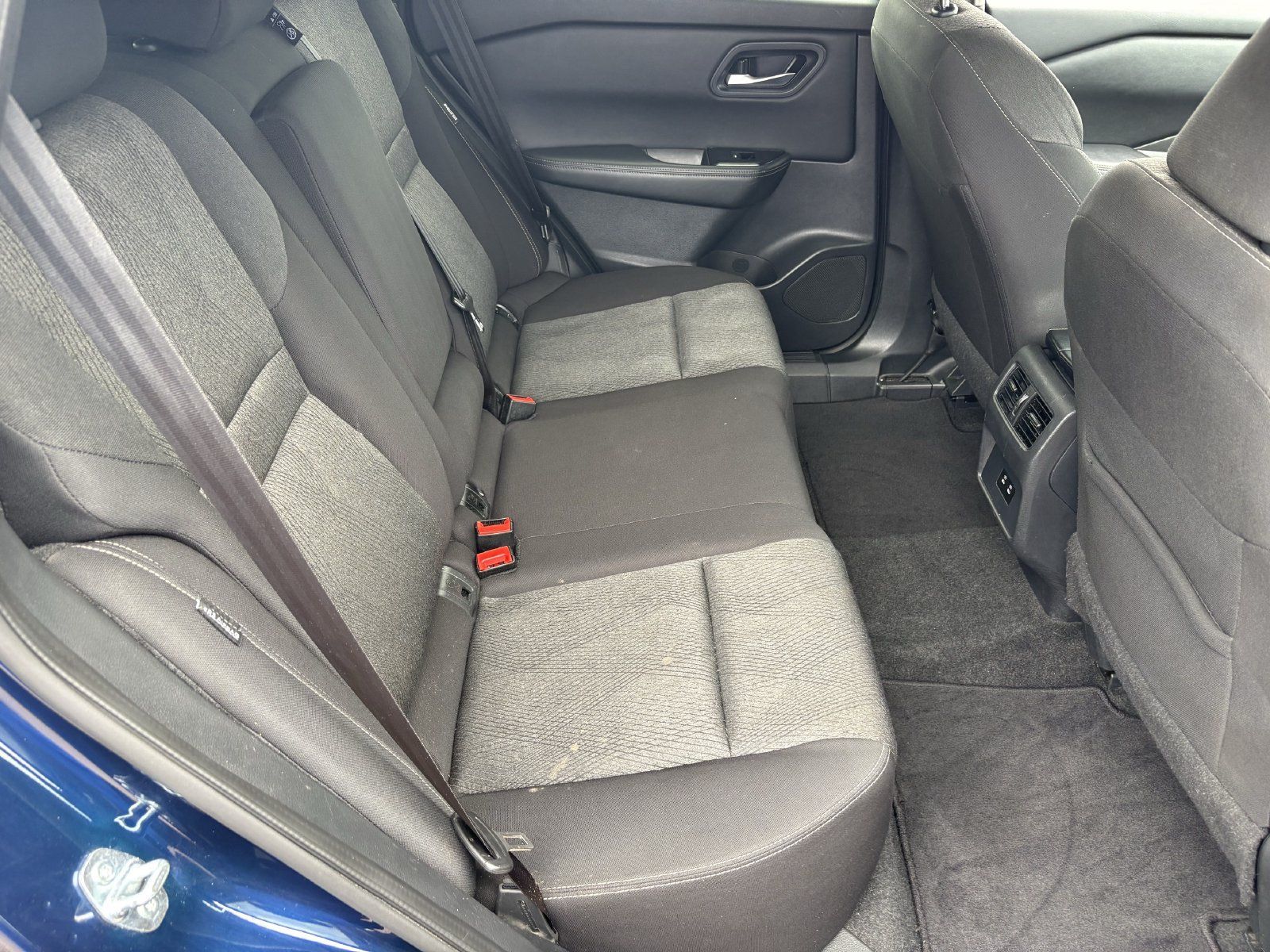 Used 2024 Nissan Rogue SV AWD/4WD image 13