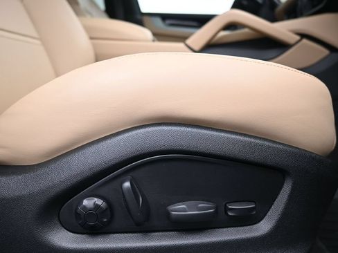 Certified 2026 Porsche Cayenne S AWD/4WD image 15