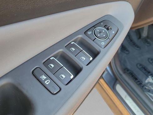 Used 2020 Hyundai Santa Fe Limited image 20