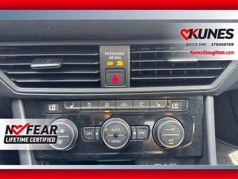 Used 2024 Volkswagen Jetta SEL FWD image 25