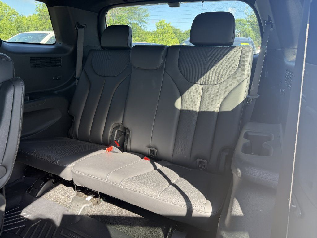 Used 2024 Hyundai Palisade Calligraphy FWD image 18