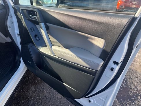 Used 2015 Subaru Forester 2.5i Limited image 23