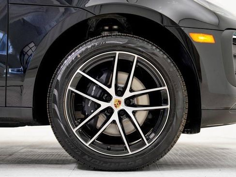 Used 2026 Porsche Macan AWD/4WD image 29