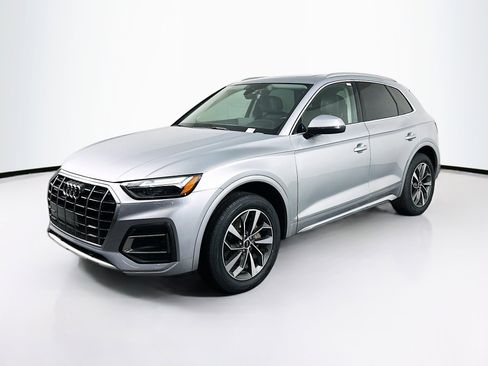 Used 2021 Audi Q5 Premium w/ Convenience Package image 3