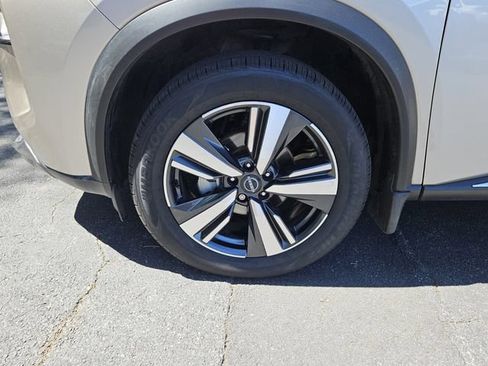 Used 2023 Nissan Rogue SL FWD image 9
