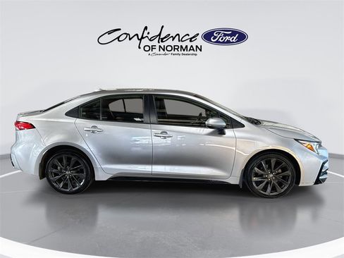 Used 2024 Toyota Corolla SE image 10