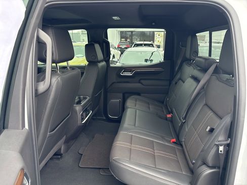 Used 2024 Chevrolet Silverado 1500 High Country w/ Technology Package image 12