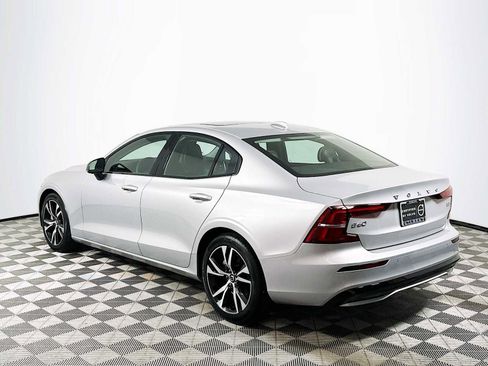 Used 2025 Volvo S60 B5 Core image 5