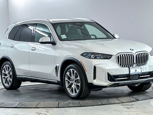 Used 2024 BMW X5 xDrive40i image 9