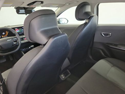 Used 2025 Kia K4 LXS image 13