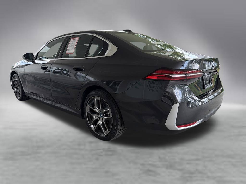Used 2024 BMW i5 eDrive40i w/ Premium Package RWD image 4