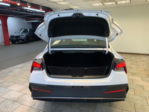 Used 2024 Hyundai Elantra SEL image 38