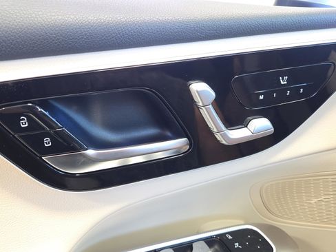 Used 2026 Mercedes-Benz GLC 300 image 33