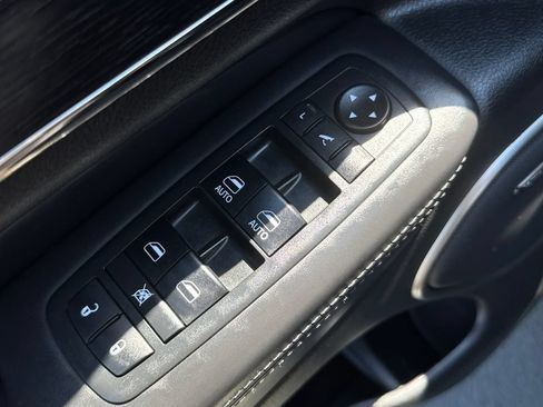 Used 2018 Jeep Grand Cherokee High Altitude AWD/4WD image 11