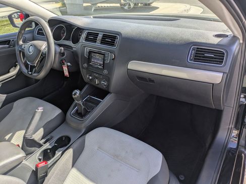 Used 2017 Volkswagen Jetta S FWD image 32