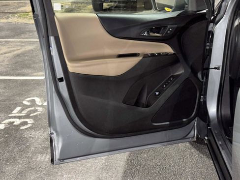 Used 2024 Chevrolet Equinox Premier image 20
