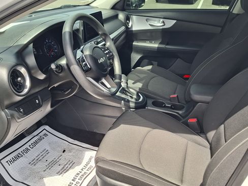 Used 2024 Kia Forte LXS FWD image 9