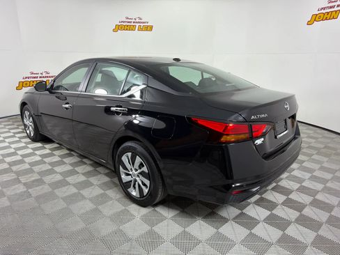 Certified 2025 Nissan Altima 2.5 S FWD image 3