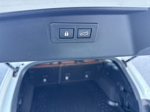 Used 2021 Subaru Outback Touring w/ Popular Package #2 image 12