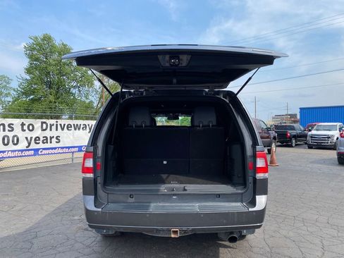 Used 2016 Lincoln Navigator Select AWD/4WD image 5