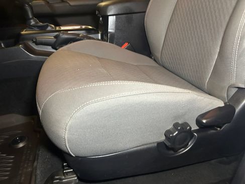 Used 2023 Toyota Tacoma SR w/ SR Convenience Package AWD/4WD image 20