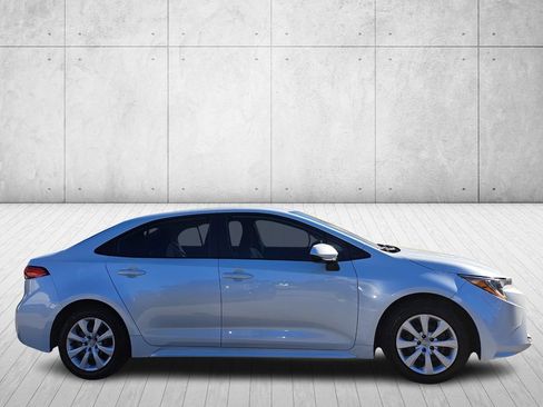Used 2024 Toyota Corolla LE image 4