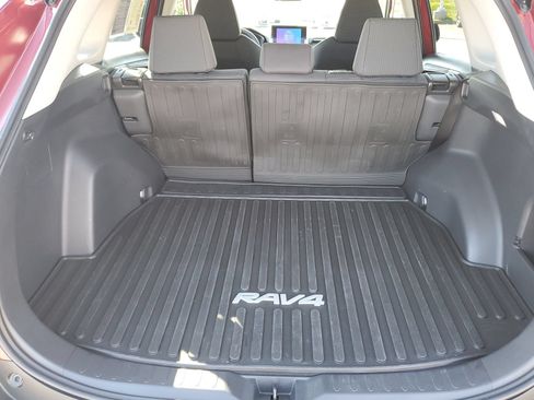 Used 2023 Toyota RAV4 LE FWD image 9