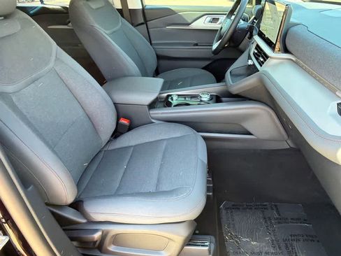 New 2026 Ford Explorer Active RWD image 12