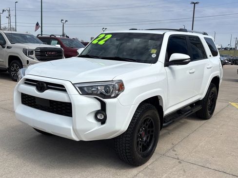 Used 2022 Toyota 4Runner SR5 Premium w/ Moonroof Package image 10