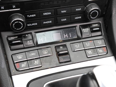 Used 2021 Porsche 718 Boxster image 26