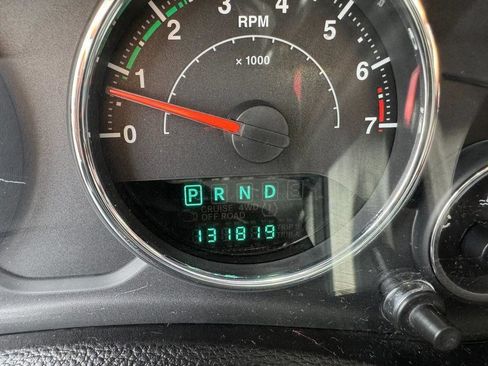 Used 2013 Jeep Wrangler Unlimited Sahara w/ Connectivity Group AWD/4WD image 37