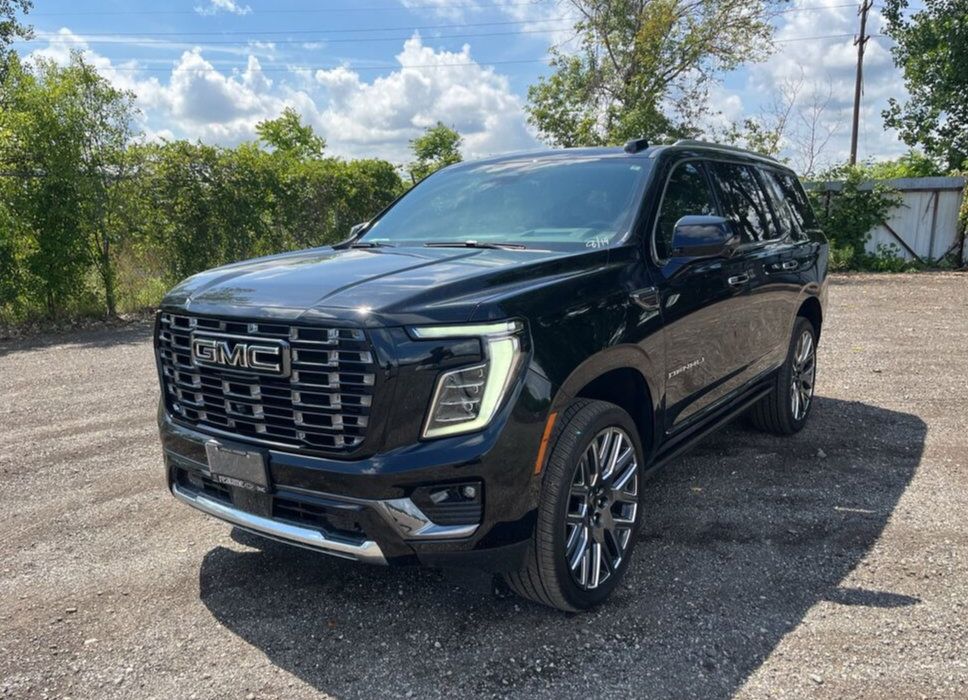 Used 2026 GMC Yukon Denali Ultimate w/ LPO, Floor Liner Package AWD/4WD image 2